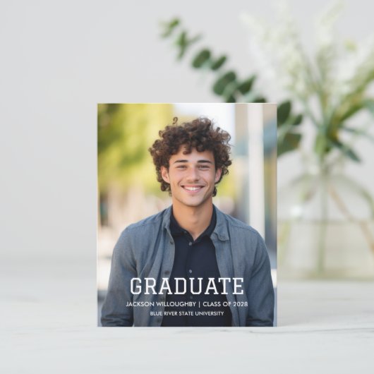 Budget Classic Afstuderen Uitnodiging met Foto (Staand voorkant)