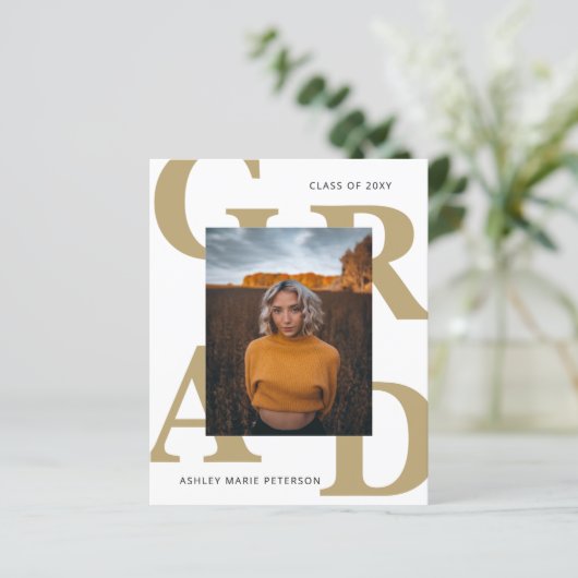 Budget Classy Photo Afstuderen Invitation (Staand voorkant)