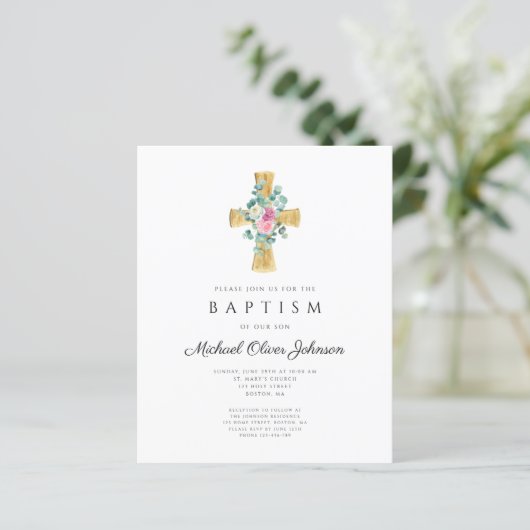 Budget Cross-roze Floral Peonies Baptisme Invite (Staand voorkant)