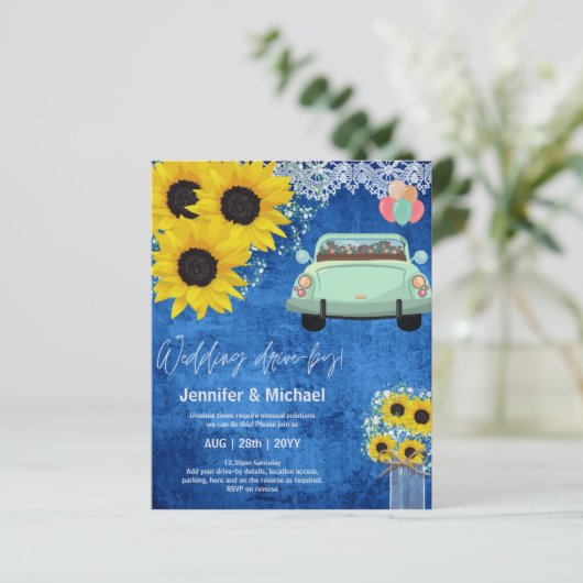 Budget Drive-BY Wedding Invites -Cartoon Couple (Staand voorkant)