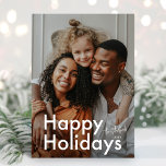 Budget Eenvoudig Modern Vet Type Twee Foto Feestdagenkaart<br><div class="desc">Budget Simple Modern Bold Type Two Photo Holiday Kaart beschikt over een volledige afloopfoto op de voorkant,  samen met een andere foto op de achterkant en ruimte voor uw langere bericht. Deze kaart is voorzien van een kleiner formaat en op een budgetvriendelijk papier.</div>