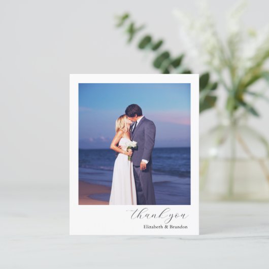 Budget Eenvoudige Elegante Trouwfoto Dank u kaart (Staand voorkant)
