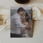 Budget Elegant Script Photo Wedding Invitation<br><div class="desc">Een eenvoudige en kische uitnodiging van de fotobruiloft met elegante details van de manuscriptkalligrafie en klassieke tekstbekleding op een portret verticale foto op de voorzijde. De achterkant heeft een volledige aftapfoto. Klik uitgeven knoop om dit ontwerp aan te passen.</div>