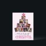 Budget foto Merry Christmas Pink Christmas Briefkaart<br><div class="desc">Leuke roze & paarse kerstboom gemaakt met uw eigen keuze van persoonlijke foto's maken dit budget vakantie briefkaart ideaal voor uw vrienden & familie. "Merry Christmas" fancy script & typografie in coördinerende kleuren van fotolijsten.  feestelijke roze glitterster bovenop deze fotoboom maakt dit zoete begroeting briefkaart af.</div>