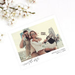 Budget Fun Mod Instant Photo Save the Date Flyer<br><div class="desc">******* MATTE PAPIER IS THIN. UPGRADE VOOR EEN THICKERPAPIER. GEEN ENVELOPEN. VOOR HET VOORRADEN VAN DE KAART, DE KAARTEN VAN DE THICKER, CONTROLEER DE VERBINDING HIERONDER. KAART STOCK, THICKER KAARTEN HEBBEN EEN OPTIE VOOR BEELDSCHERMEN OF OMVAT HEN******* Bespaar geld op kaarten met een papierfilter. Haal je gasten enthousiast voor je...</div>