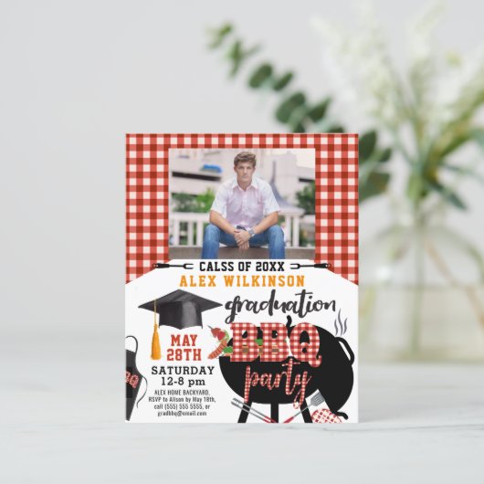 BUDGET Fun Red Afstuderen BBQ Party Invitation (Staand voorkant)