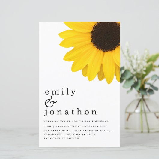 Budget Giant Sunflower Typography Wedding Invite (Staand voorkant)