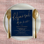 Budget Gold Navy Wedding Rehearsal Dinner Invite<br><div class="desc">Er zijn twee papieren opties om uit te kiezen voor deze grootte (4, 5 x 5, 6 inch) in het budgetbereik. Voor dit product adviseer ik de halfglansmachine van 110 gsm, die qua dikte vergelijkbaar is met een briefkaart. De Satin-optie is een veel dunner papier van 80 gr/m². Het gebrek...</div>