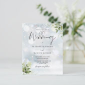 Budget groene monogram winter bruiloft uitnodiging (Staand voorkant)