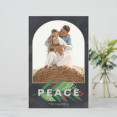 Budget Holly Arch Peace Navy Photo Holiday Card (Staand voorkant)