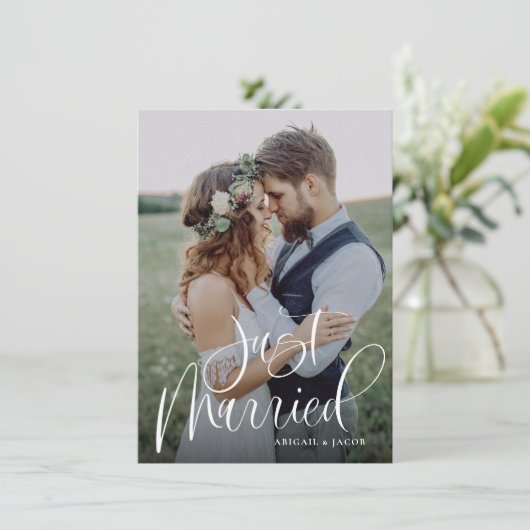 Budget kalligrafie net getrouwd bruiloft foto aankondiging (Staand voorkant)