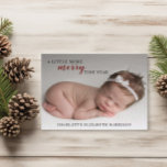 Budget Kerstmis Aankondiging Fotokaart<br><div class="desc">kondig de komst van je nieuwe baby aan met deze kerstpasgeborenen. Personaliseer met 1 foto op de voorzijde en 3 foto's op de achterzijde. Vermeld alle geboortegegevens van uw baby op de achterkant van de kaart voor een echt persoonlijke vakantiekaart. Bezoek mijn kerstkaart collectie om uitzicht meer mogelijkheden voor geboorteaankondiging...</div>