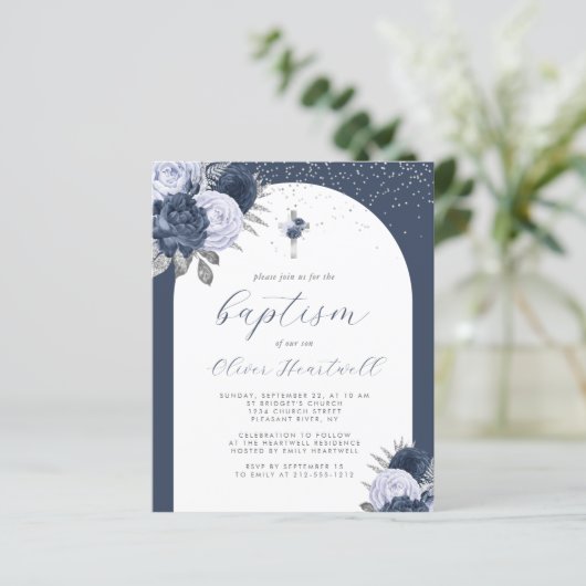 Budget Marine Blauwe Bloemboog Kruis Jongens Doop (Staand voorkant)