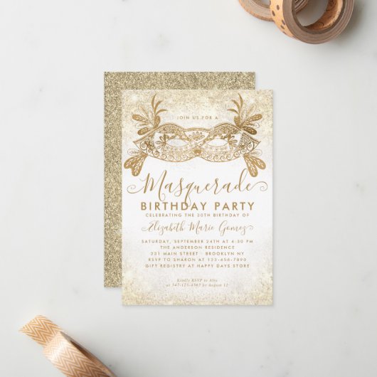 Budget Masquerade Wit Goud Glitter Dust Verjaardag Notitiekaartje (Voorkant / Achterkant in situ)