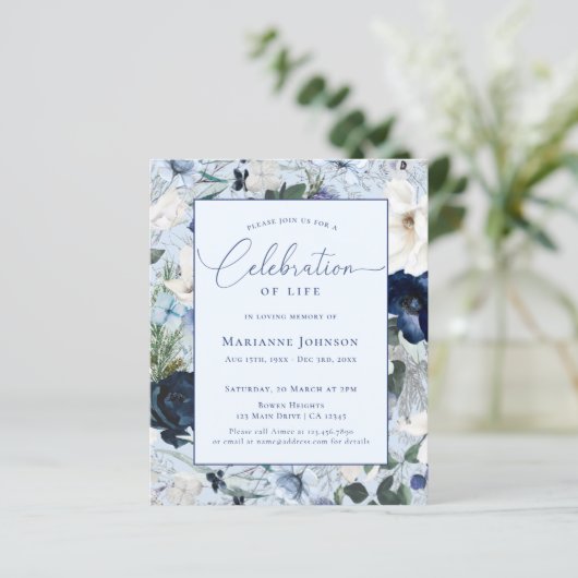 Budget Memorial Blauw Bloemen Viering van het leve (Staand voorkant)