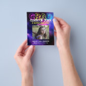 Budget middelbare school foto afstudeeraankondigin flyer (Hand)