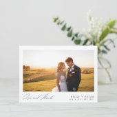 Budget Minimalistische Script Trouwfoto Bedankkaart (Staand voorkant)