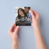 Budget MOD V Foto Bold Save the Date - Darker Flyer (Hand)