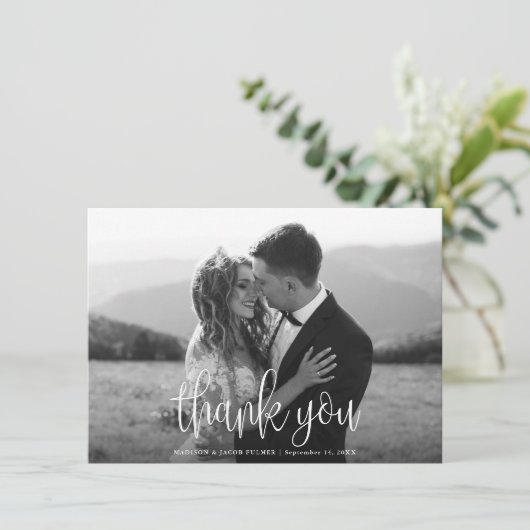 Budget Modern Calligrafiescript Weduwfoto Bedankkaart (Staand voorkant)