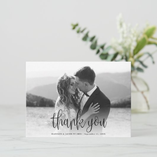 Budget Modern Calligrafiescript Weduwfoto Bedankkaart (Staand voorkant)