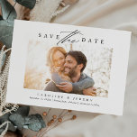 Budget Moderne Calligrafie Foto Save The Date<br><div class="desc">In deze moderne versie is de datum opgeslagen met een prachtig kalligrafiekstijlscript en een modern,  minimaal design.</div>