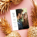 Budget Moderne Foto & Side Save the Date - White Flyer<br><div class="desc">******* MATTE PAPIER IS THIN. UPGRADE VOOR EEN THICKERPAPIER. GEEN ENVELOPEN. VOOR KARTVOORRADEN, DIKERKAARTEN, CONTROLEER DE VERBINDING HIERONDER. KAARTVOORRADEN, THICKERKAARTEN HEBBEN EEN OPTIE VOOR ENVELOPEN OF OMVATTEN HEN******* Geen enveloppen, papieren versie. Bespaar geld op formele uitnodigingen met deze papieren uitnodiging. Bereid uw gasten voor op de geweldige bruiloft met uw...</div>