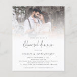 Budget Moderne Photo Overlay Rehearsal Dinner<br><div class="desc">GEEF NOTA Er zijn twee papieren opties om van voor deze grootte (4.5 x 5.6") in de waaier van de Begroting te kiezen. Voor dit product zou ik de halfglansmachine, een 110 gsm-kaartvoorraad, sterk willen aanbevelen, vergelijkbaar in dikte met een briefkaart. De Satin-optie is een veel dunner papier van 80...</div>