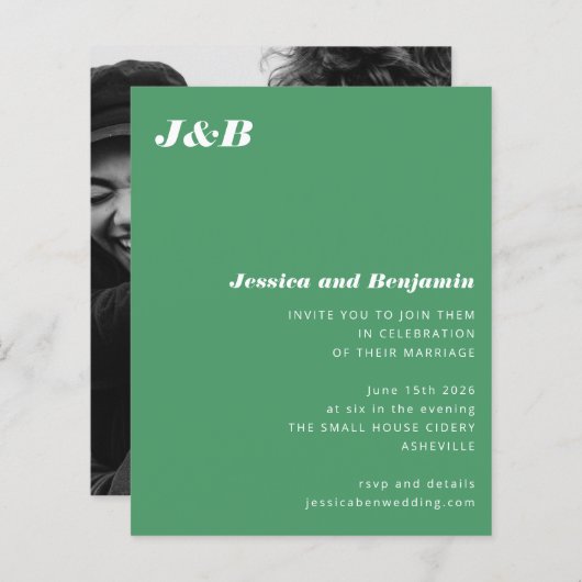 Budget Monogram Groene Foto Weduwschap Uitnodiging (Voorkant / Achterkant)