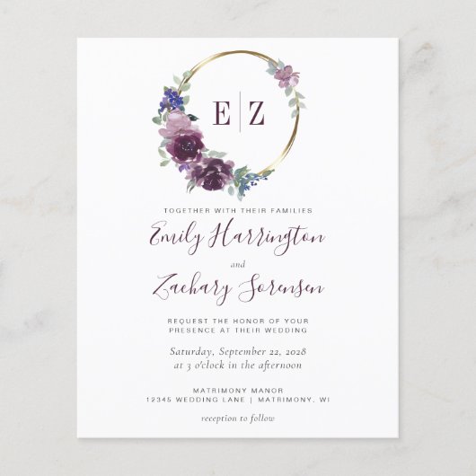Budget Monogram Paarse Wreath Wedding Uitnodiging (Voorkant)