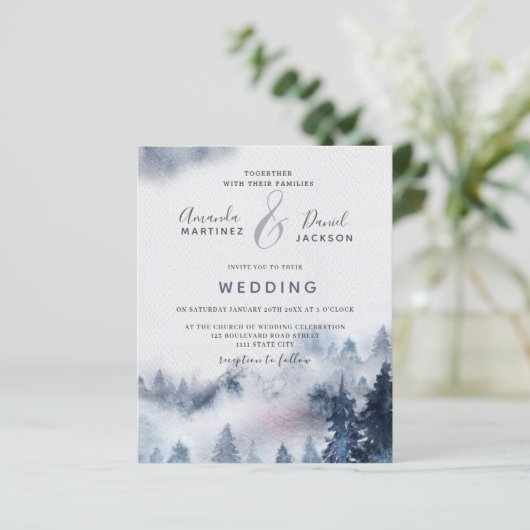 Budget Mountain Rustic paarse Wedding Invitation (Staand voorkant)