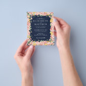 Budget Navy Blue Floral Wildflower Foto QR Code Flyer (Hand)