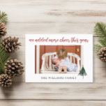 Budget nieuwe baby We hebben nog meer kerstaekkaar<br><div class="desc">Maak kennis met al je familie en vrienden die je dit jaar nog meer vrolijkheid hebt toegevoegd met deze schattige kerstkaart. Personaliseer je met 1 foto op de voorkant en 3 foto's op de achterkant, samen met al je babysitten informatie over je geboorte. Bezoek mijn collectie voor kerstkaarten om alle...</div>