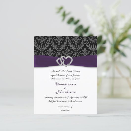 Budget Paars Damask Diamante Wedding-uitnodiging (Staand voorkant)