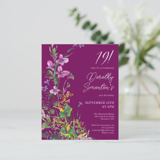 BUDGET Paarse Gele Bloemen 19e Verjaardag Uitnodig (Staand voorkant)