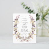 Budget Paarse Wildbloemen bruiloft uitnodiging (Staand voorkant)