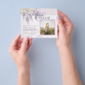 BUDGET Paarse Wisteria PHOTO Weddenschap Invite Flyer (Hand)