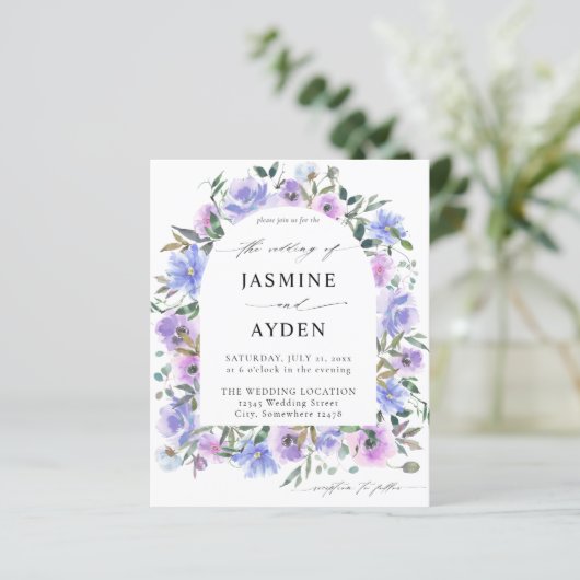 Budget Peri en Paarse Floral Arch Wedding (Staand voorkant)