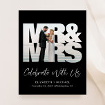 Budget Photo Black Wedding Reception Invitation<br><div class="desc">Chique, verfijnde en budgetvriendelijke zwarte elopement of privé bruiloft aankondiging en receptie uitnodiging. Op de voorkant staat je foto in een uitgesneden "Mr & Mrs"-lijst, "Celebrate With Us" in een elegant wit schrift en je namen, trouwdatum en locatie in eenvoudige witte typografie. Op de achterkant, personaliseer je receptie uitnodiging en...</div>
