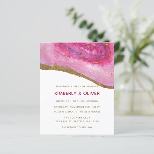 Budget Pink and Gold Agate Wedding Invitation (Staand voorkant)