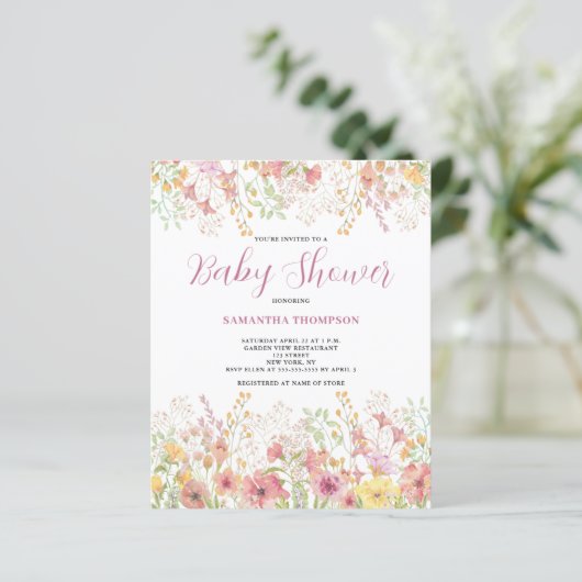 Budget Pink Floral Baby shower Uitnodiging (Staand voorkant)