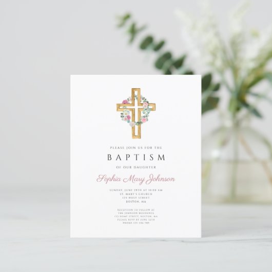 Budget Pink Floral Wreator Cross Baptism Uitnodigi (Staand voorkant)