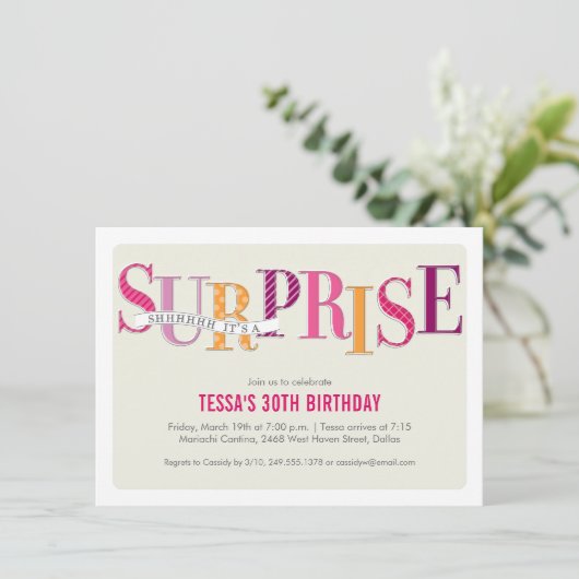 Budget Pink Patterned Surprise Party Kaart (Staand voorkant)