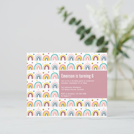 BUDGET Pink Rainbows Birthday Party Uitnodiging (Staand voorkant)