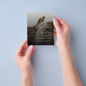 Budget QR Code Zwart Foto Bruiloft Uitnodiging Flyer (Hand)