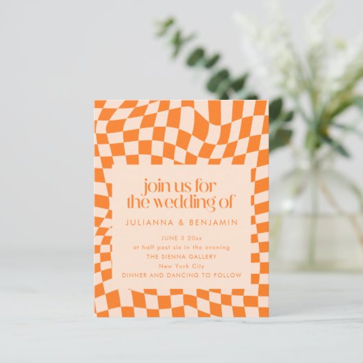Budget Retro Orange Check Wedding QR Code Invite (Staand voorkant)