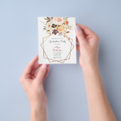 Budget Roze & Perzik Bloemengraduatiefeest Flyer (Hand)