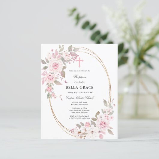 Budget Roze Roze Floral Baptism Uitnodiging (Staand voorkant)