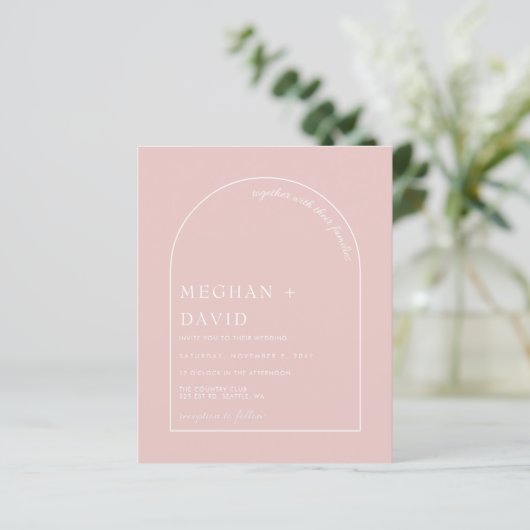 Budget Rustic Blush Modern Arch Wedding Uitnodigin (Staand voorkant)