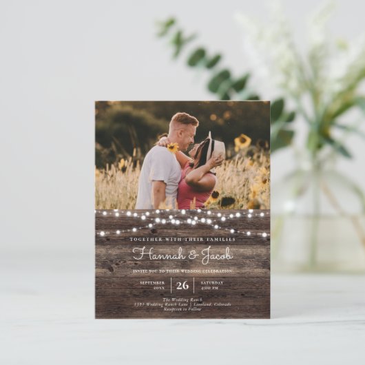 Budget Rustige Wood QR Code RSVP Wedding Invite (Staand voorkant)