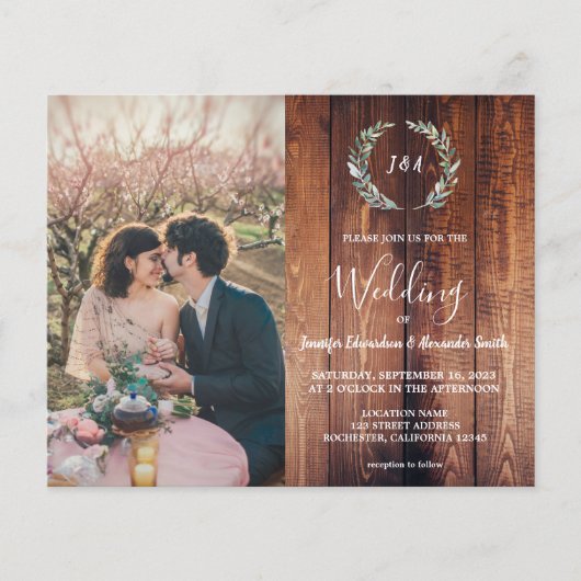 Budget schuur hout monogram foto Bruiloft uitnodig (Voorkant)